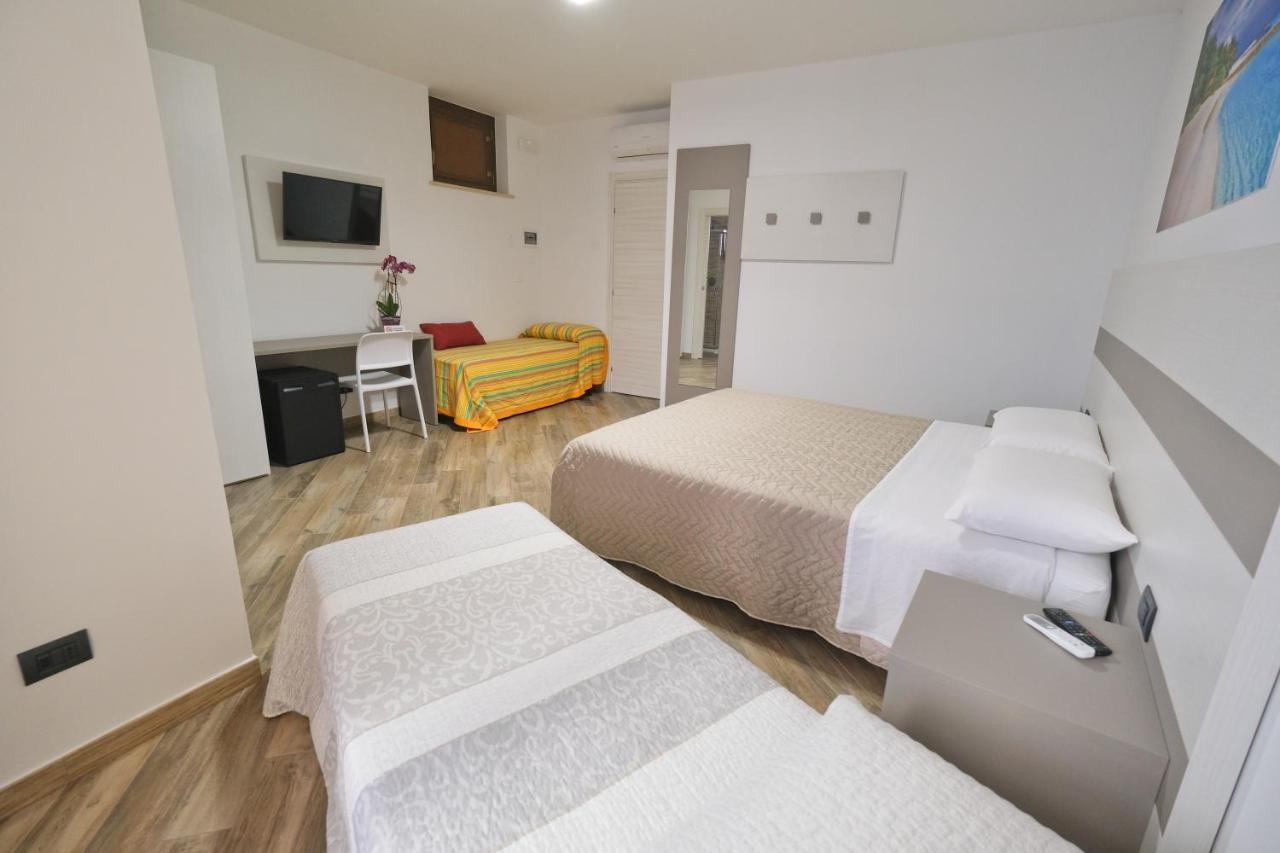 Il Porto Affittacamere B&B Brindisi Exterior foto
