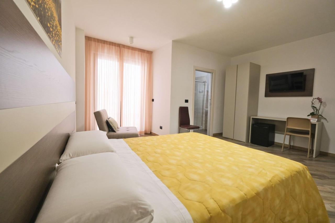 Il Porto Affittacamere B&B Brindisi Exterior foto